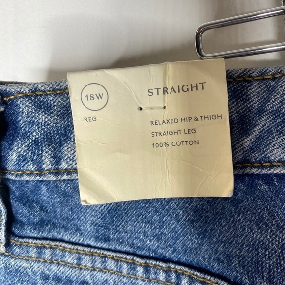 Universal Thread Straight Jeans NWT 18W - Picture 4 of 10